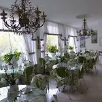 赛贝尔公园酒店 3*